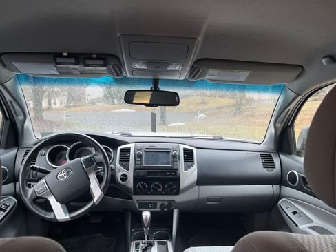 Used 2013 Toyota Tacoma 4x4 Double Cab w/ SR5 Pkg image 8