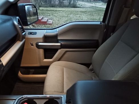 Used 2019 Ford F150 XLT w/ Equipment Group 302A Luxury image 9