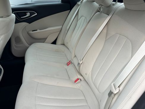 Used 2015 Chrysler 200 Limited w/ Convenience Group image 19