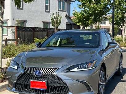 Used 2019 Lexus ES 300h