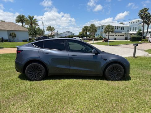 Used 2023 Tesla Model Y Long Range AWD/4WD image 6