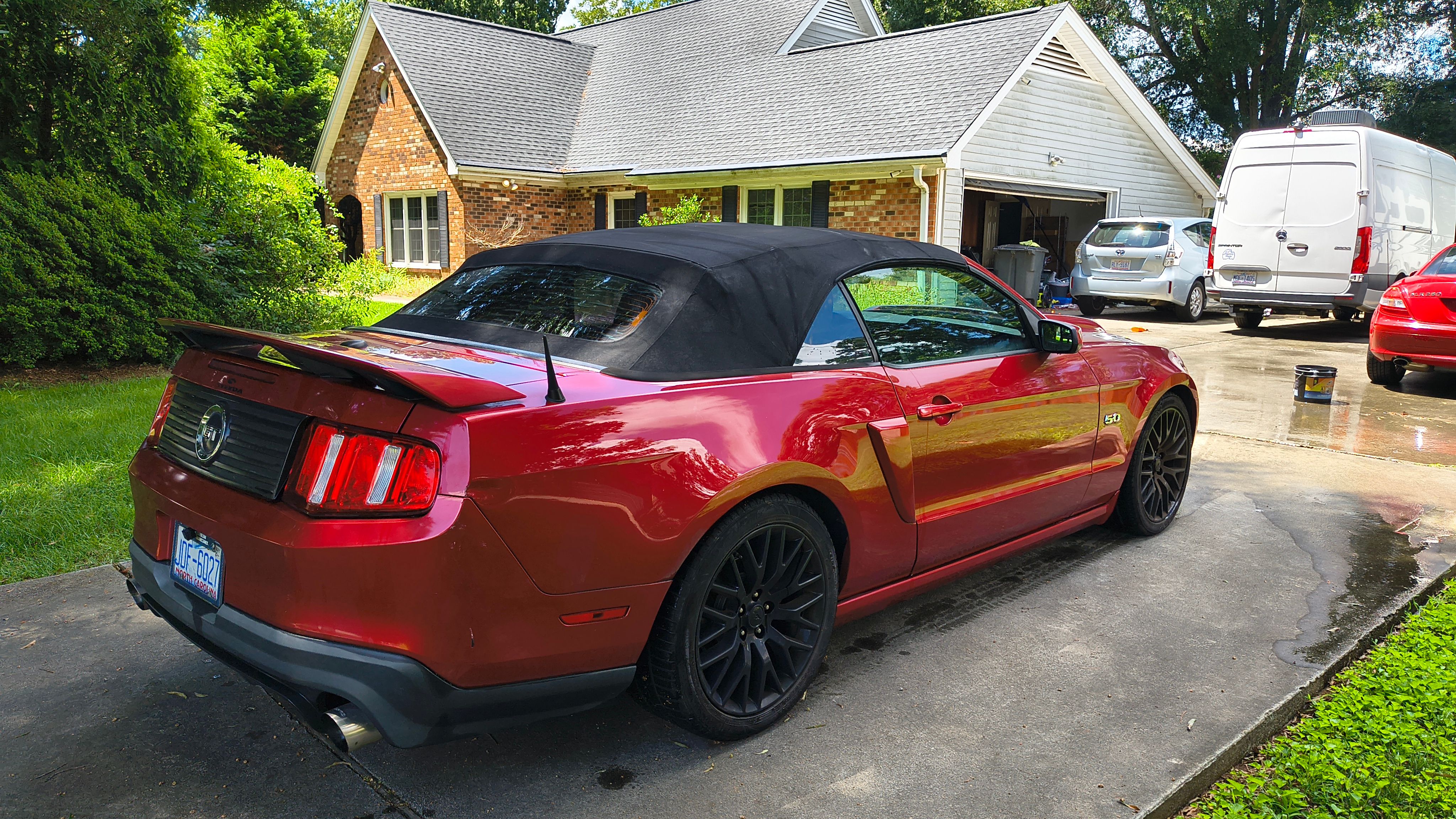 Used 2011 Ford Mustang GT Premium RWD image 8