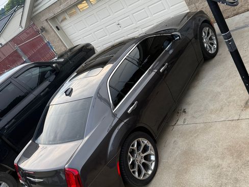 Used 2017 Chrysler 300 C Platinum w/ Safetytec Plus Group RWD image 2