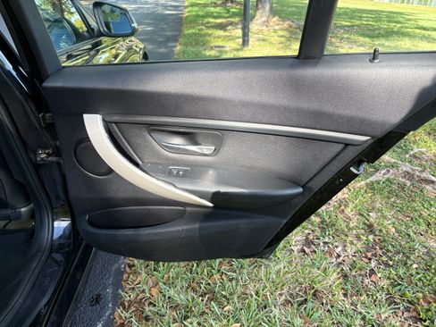 Used 2014 BMW 320i Sedan image 17