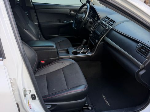 Used 2016 Toyota Camry SE FWD image 8