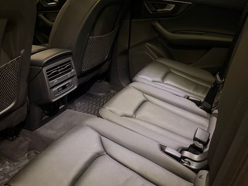 Used 2023 Audi Q7 2.0T Premium w/ Convenience Package AWD/4WD image 8