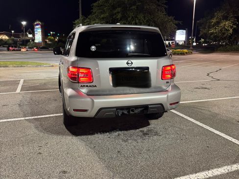 Used 2020 Nissan Armada SL w/ Premium Package AWD/4WD image 4