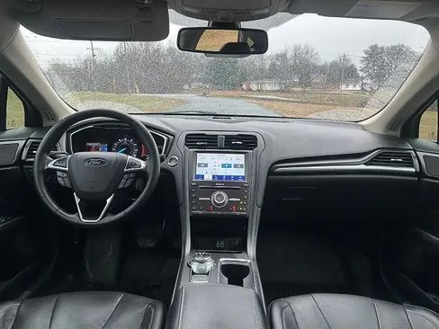 Used 2020 Ford Fusion Titanium AWD/4WD image 4