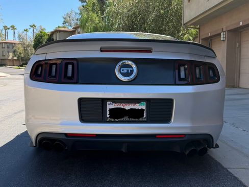Used 2012 Ford Mustang GT RWD image 10
