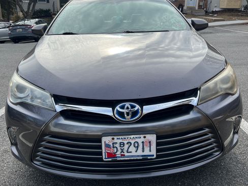Used 2015 Toyota Camry XLE w/ Moonroof Package image 10