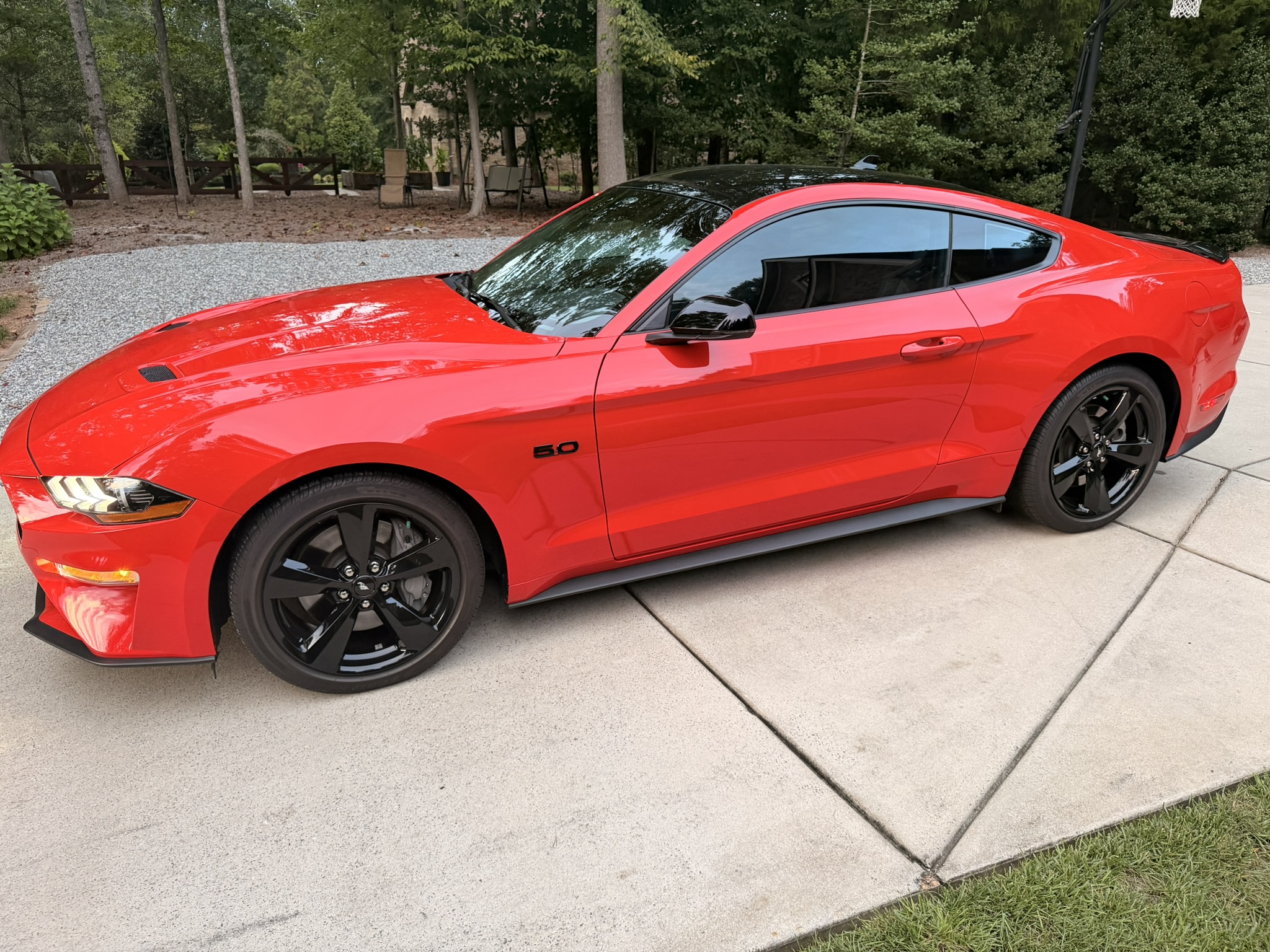 Used 2022 Ford Mustang GT Premium w/ Equipment Group 401A RWD image 1