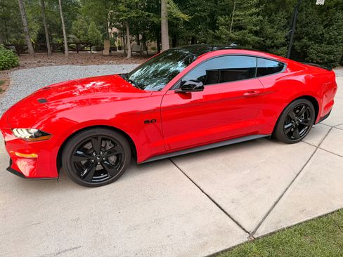 Used 2022 Ford Mustang GT Premium w/ Equipment Group 401A RWD image 1