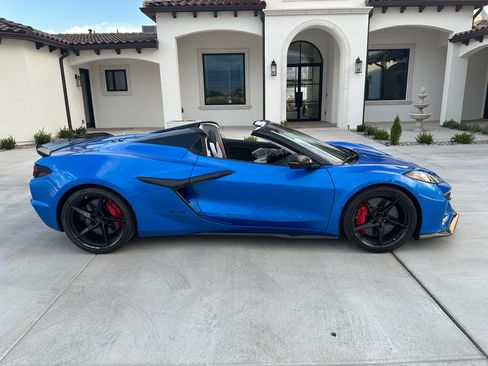 Used 2024 Chevrolet Corvette E-Ray w/ ZER Performance Package AWD/4WD image 8