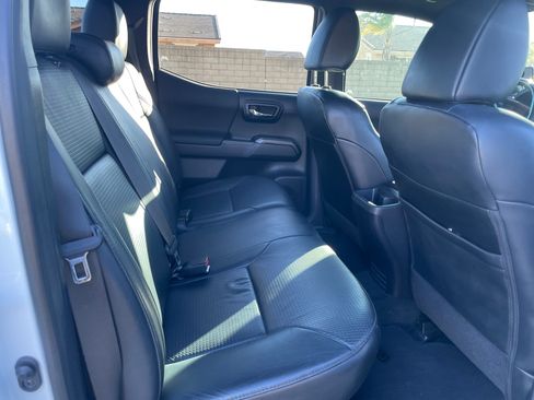 Used 2019 Toyota Tacoma TRD Sport w/ TRD Premium Sport Package RWD image 25
