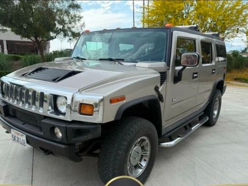 Used 2004 HUMMER H2 w/ Preferred Equipment Group image 2