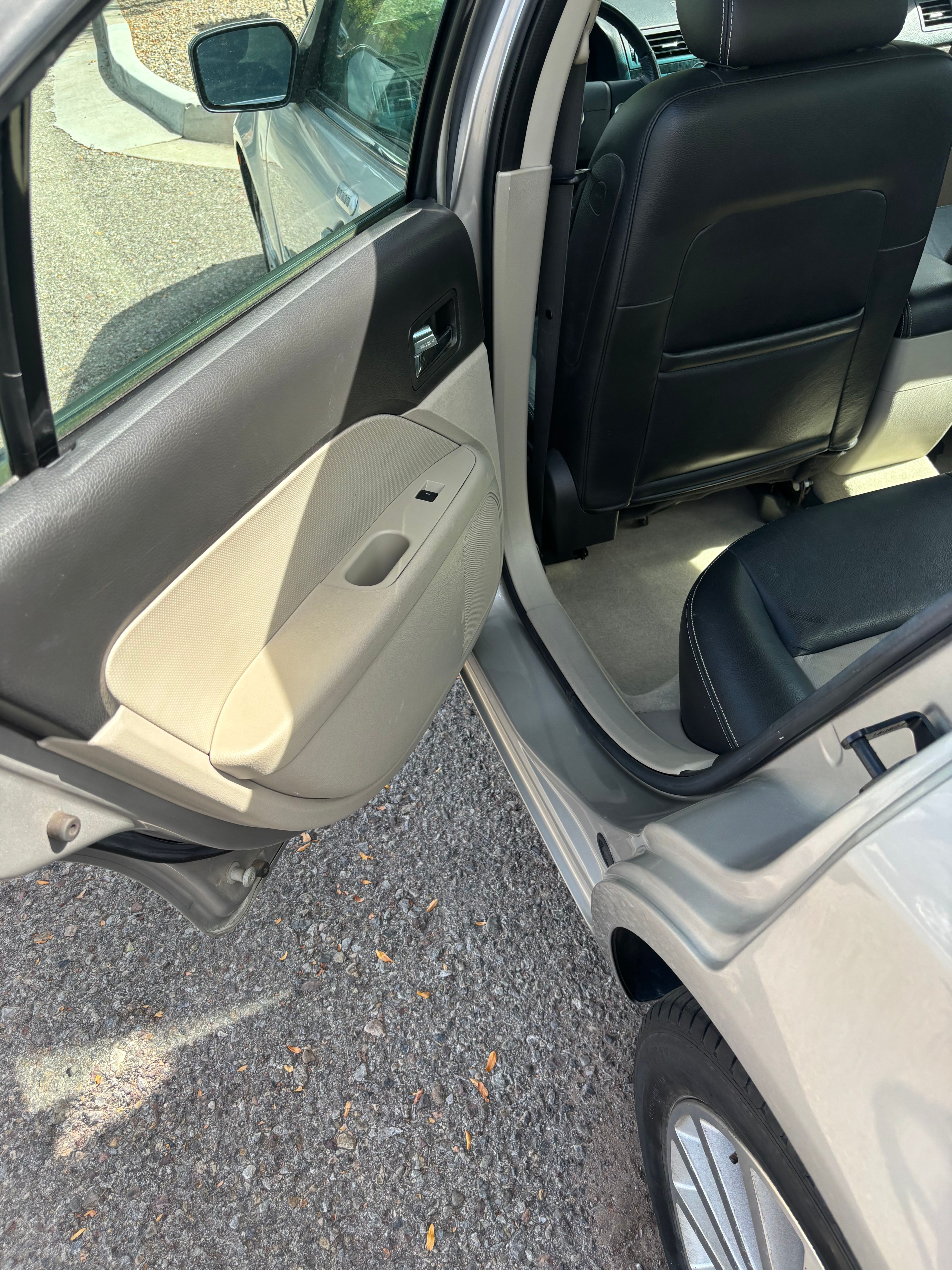 Used 2008 Mercury Milan Premier FWD image 12