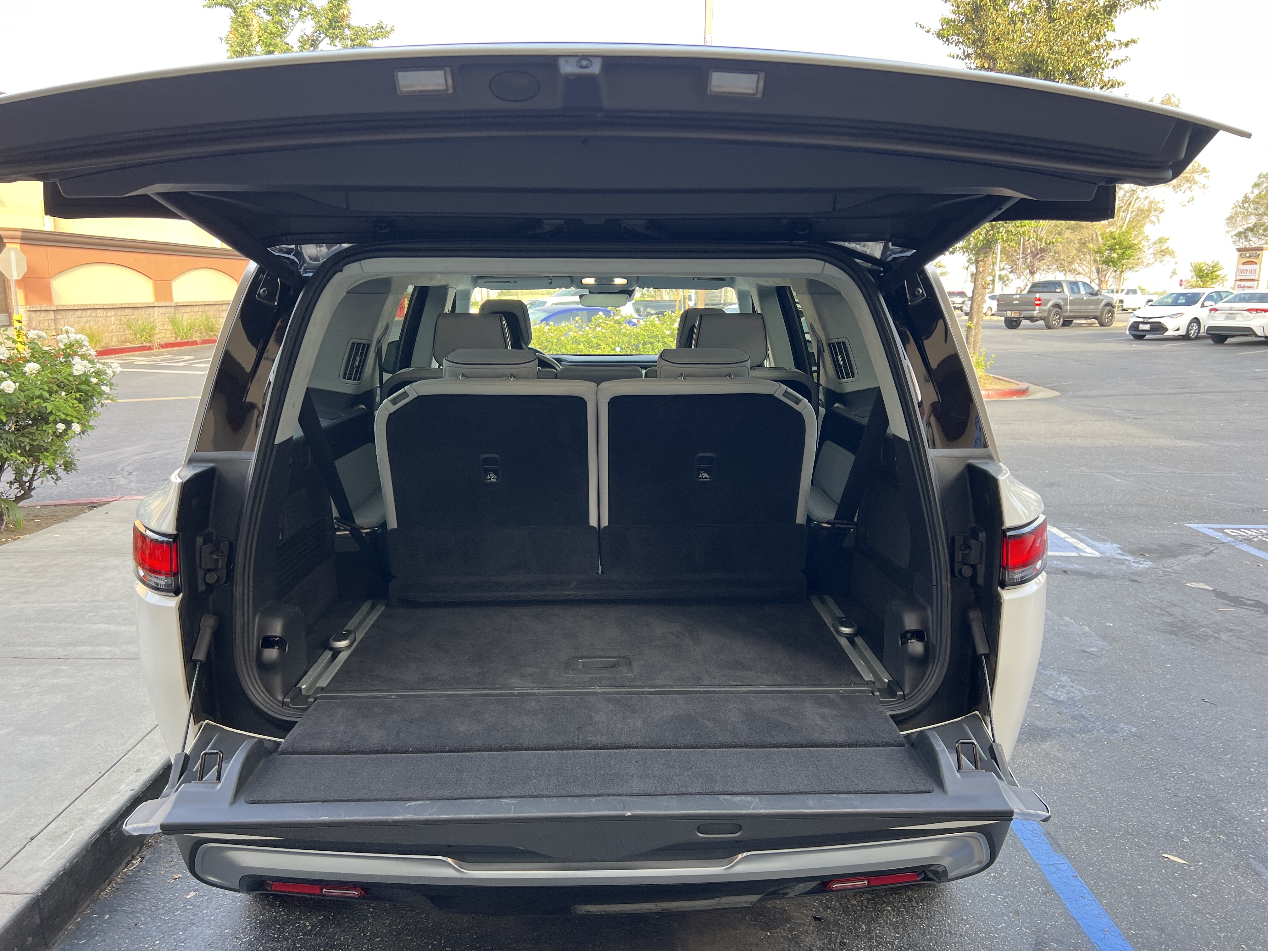 Used 2023 Rivian R1S Adventure Quad AWD/4WD image 23