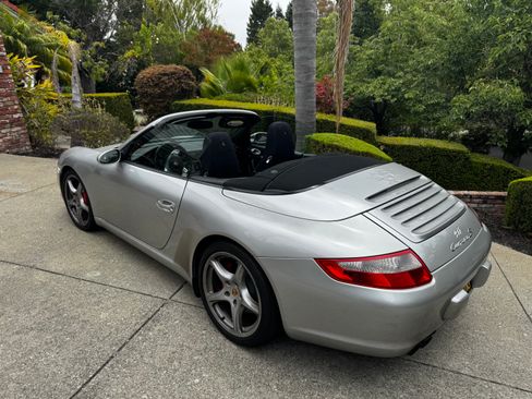 Used 2006 Porsche 911 Carrera S RWD image 5