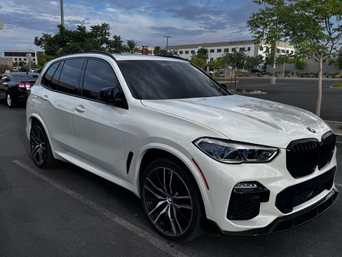 Used 2019 BMW X5 xDrive50i w/ M Sport Package AWD/4WD image 8
