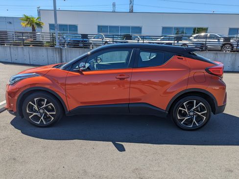 Used 2020 Toyota C-HR XLE Sport Utility 4D image 1