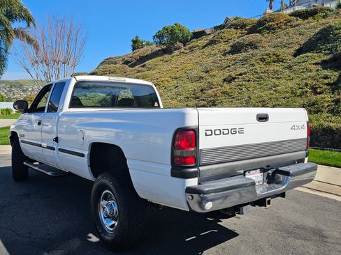 Used 1998 Dodge Ram 2500 Truck 4x4 Quad Cab image 2