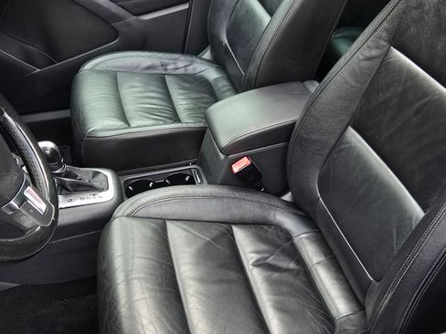 Used 2017 Volkswagen Tiguan Sport image 16