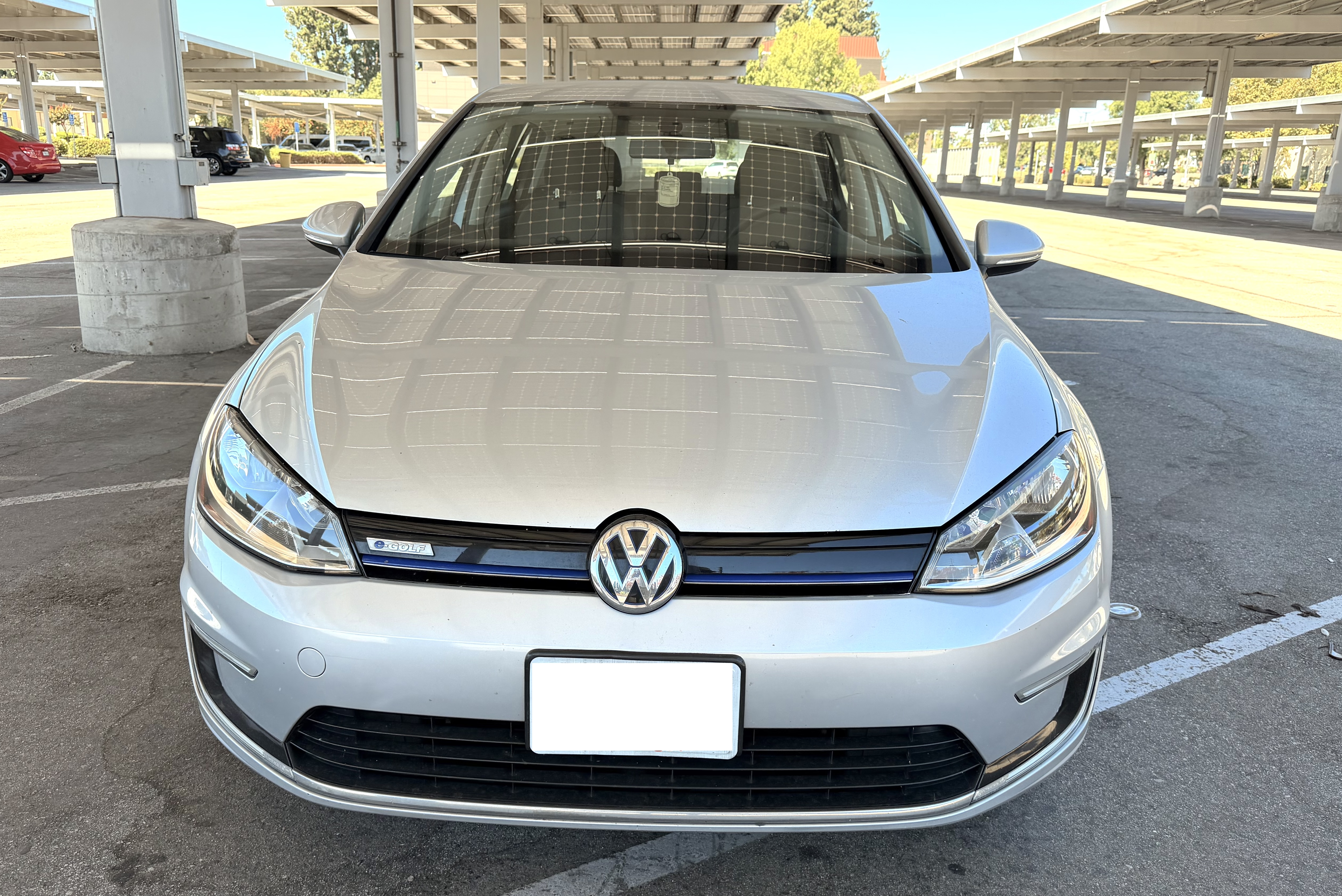 Used 2016 Volkswagen e-Golf SE FWD image 4