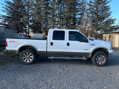 Used 2005 Ford F250 Lariat image 14