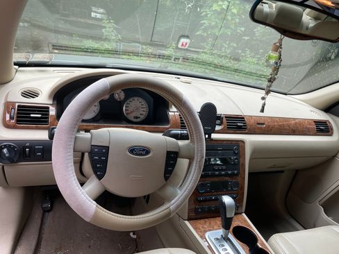 Used 2005 Ford Five Hundred Limited AWD/4WD image 6
