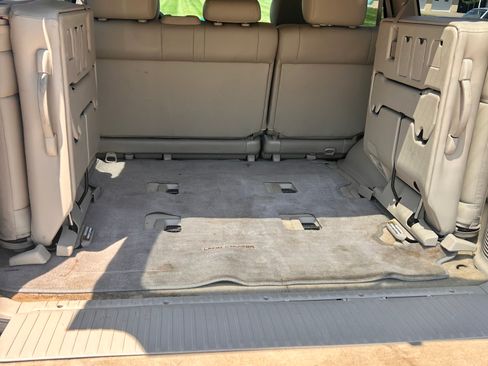 Used 2004 Toyota Land Cruiser AWD/4WD image 31
