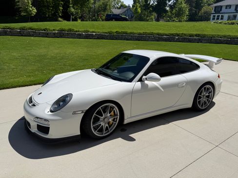 Used 2010 Porsche 911 GT3 RWD image 15