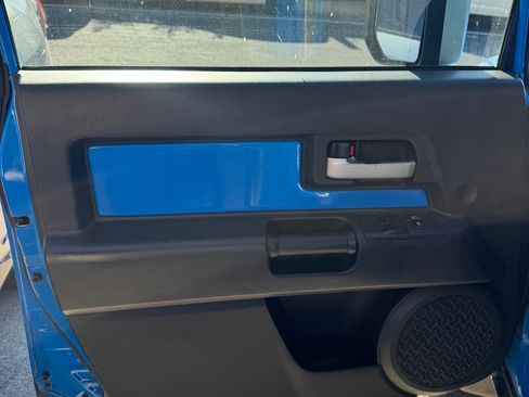 Used 2007 Toyota FJ Cruiser 4WD image 6