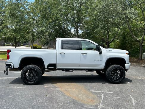 Used 2020 Chevrolet Silverado 2500 High Country w/ Z71 Off-Road Package AWD/4WD image 2
