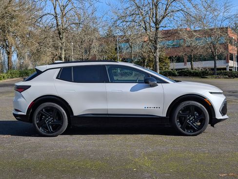 Used 2025 Chevrolet Equinox EV RS image 10