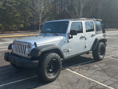 Used 2012 Jeep Wrangler Unlimited Sport image 2