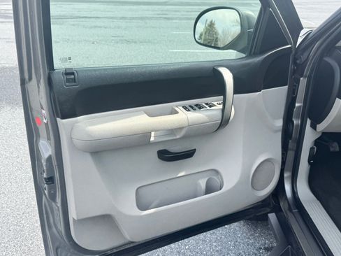 Used 2007 Chevrolet Silverado 1500 LT w/ 1LT Convenience Package image 9