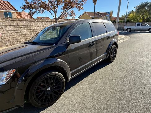 Used 2013 Dodge Journey American Value Package w/ Flexible Seating Group image 2