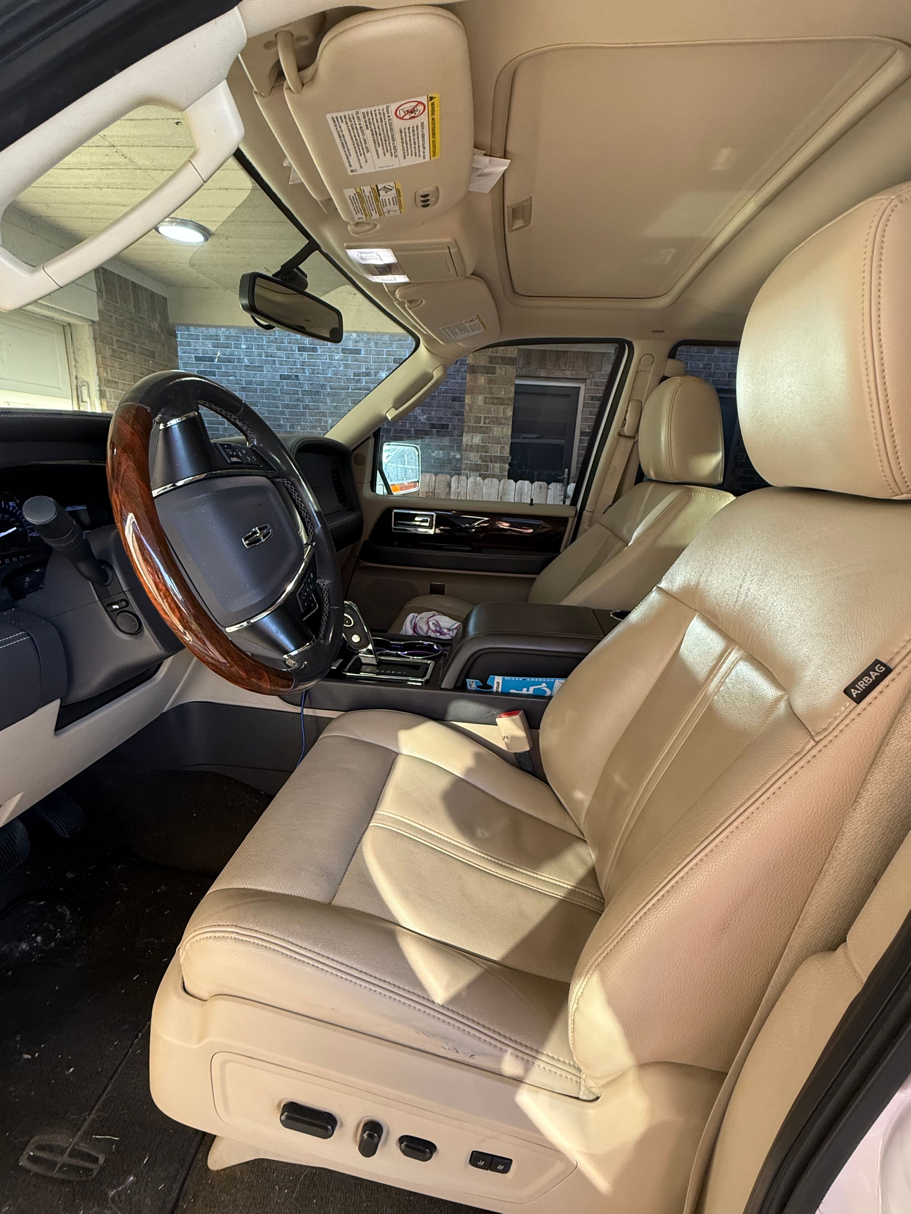 Used 2017 Lincoln Navigator L Reserve RWD image 6