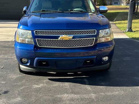 Used 2012 Chevrolet Suburban LTZ image 4
