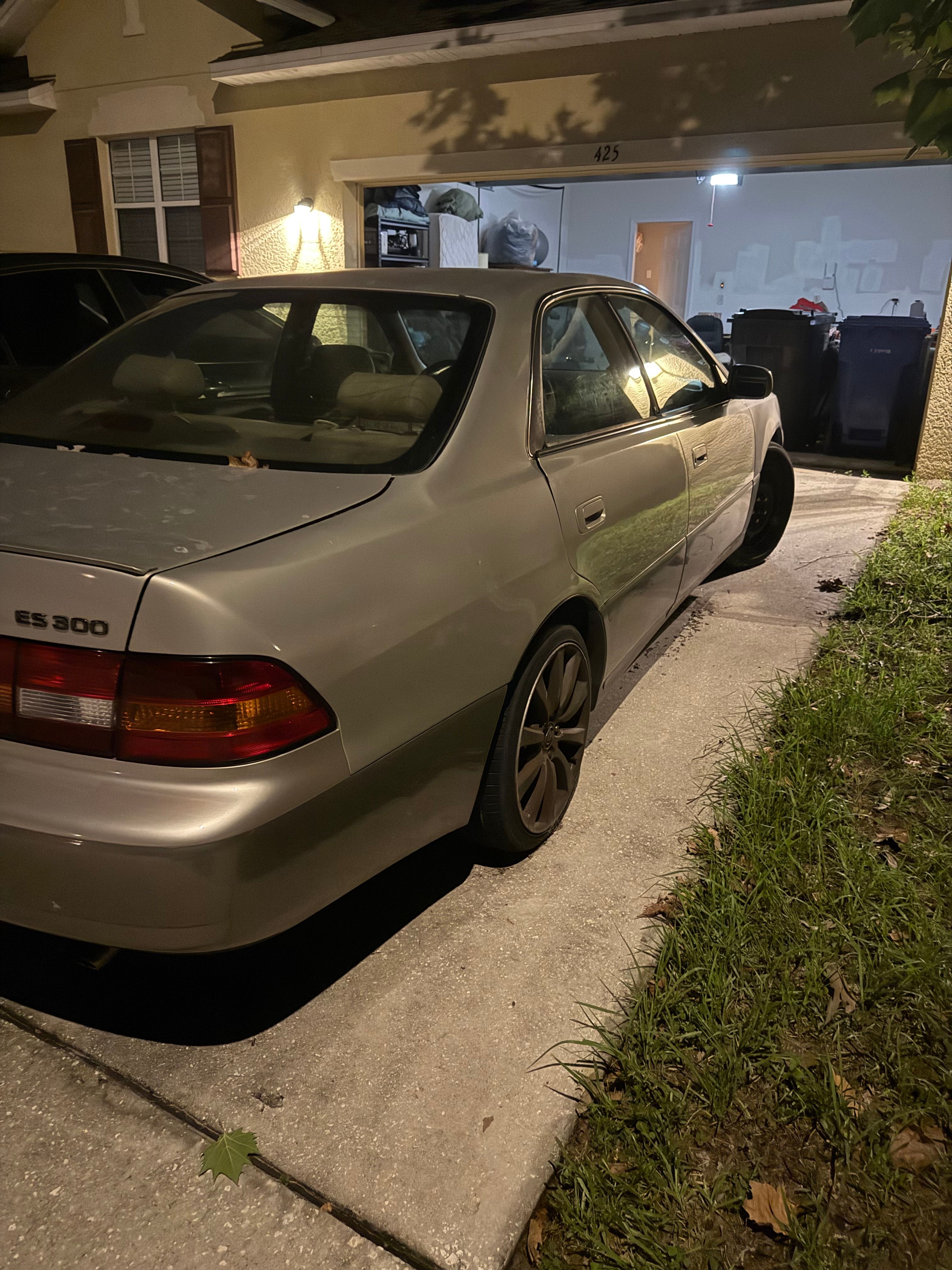 Used 1999 Lexus ES 330 FWD image 4