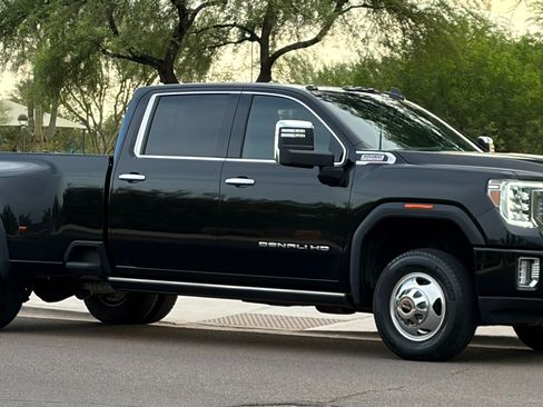 Used 2022 GMC Sierra 3500 Denali w/ Technology Package AWD/4WD image 5