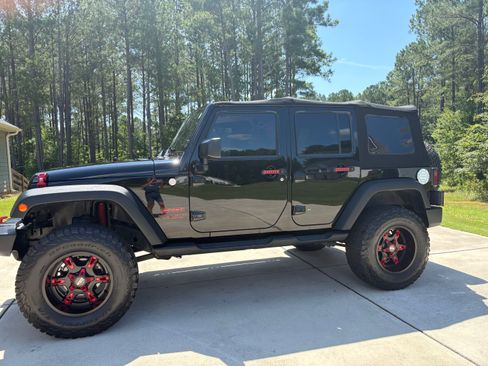 Used 2015 Jeep Wrangler Unlimited Sport w/ Quick Order Package 24S image 2