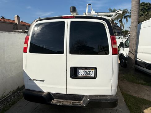 Used 2008 Chevrolet Express 2500 image 6