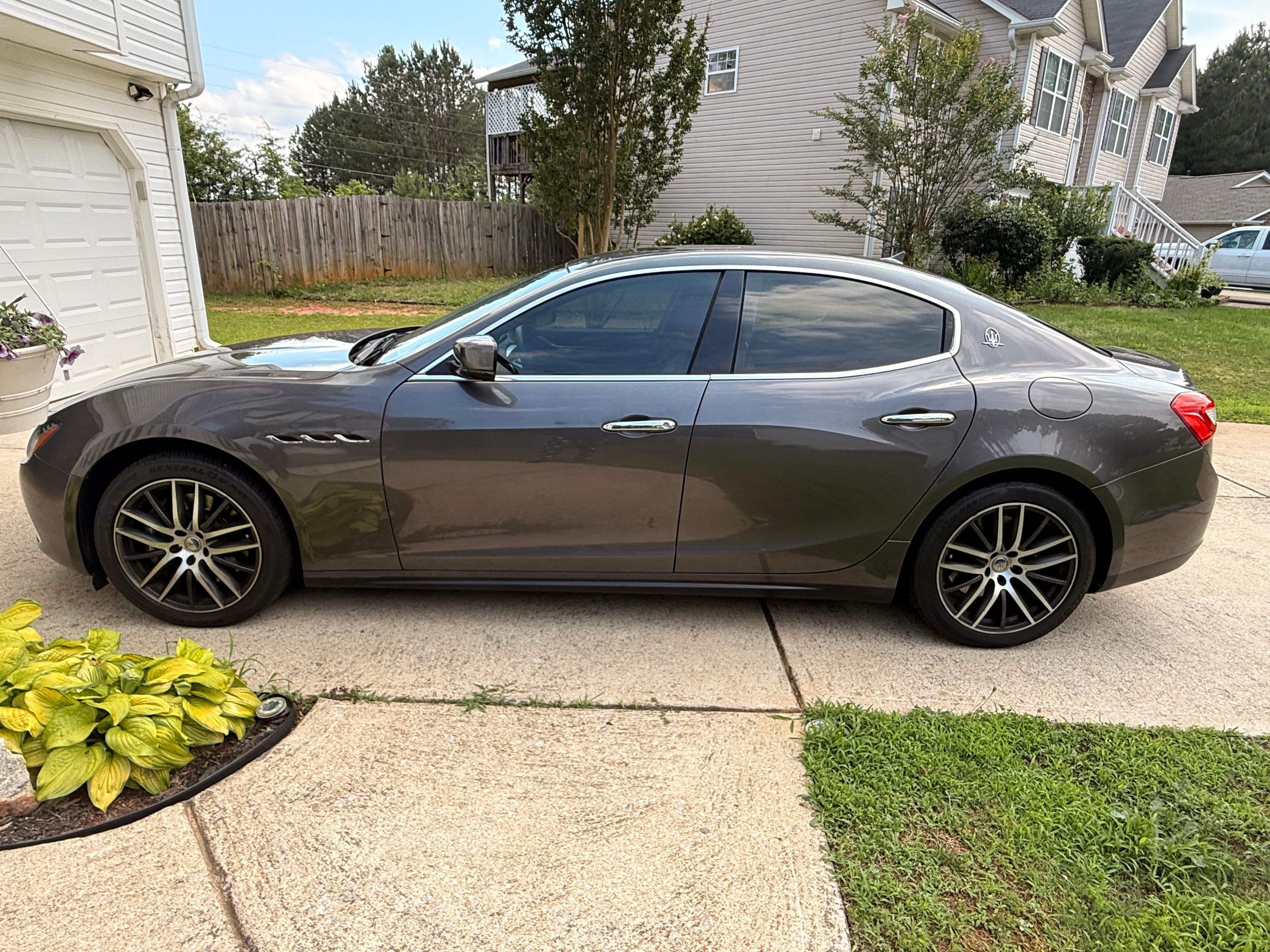 Used 2014 Maserati Ghibli RWD image 2