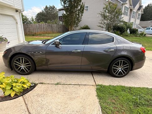 Used 2014 Maserati Ghibli RWD image 2