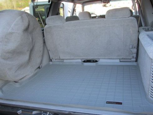 Used 1999 Chevrolet Suburban 2500 w/ Preferred Equipment Group 2 image 5