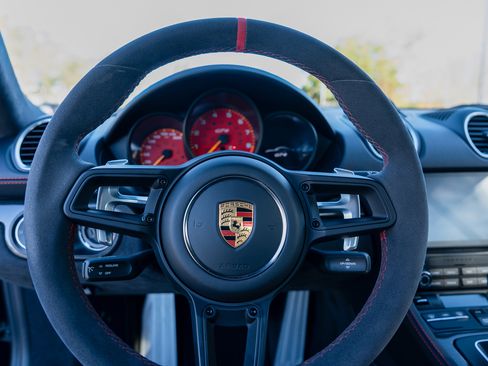 Used 2021 Porsche 718 Cayman GT4 image 19