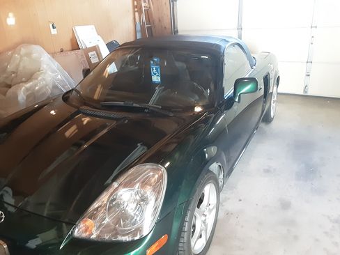 Used 2003 Toyota MR2 image 17