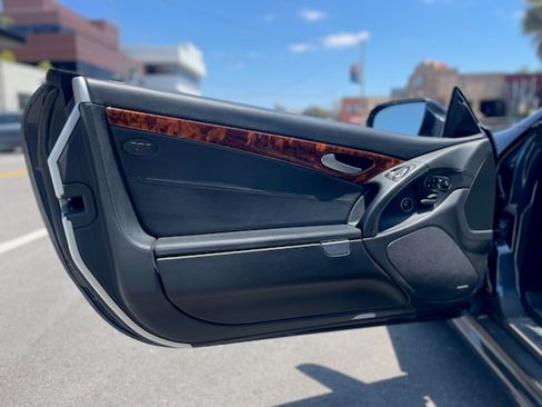 Used 2011 Mercedes-Benz SL 63 AMG image 17