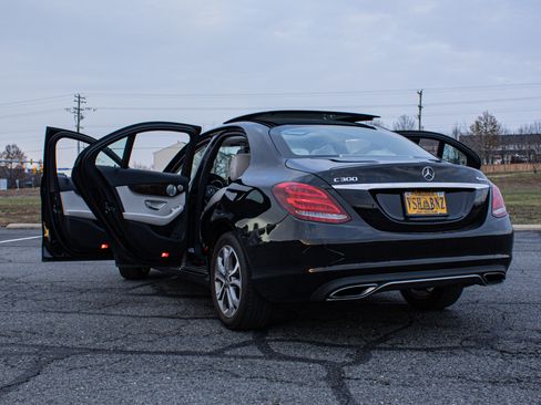 Used 2017 Mercedes-Benz C 300 4MATIC Sedan image 6